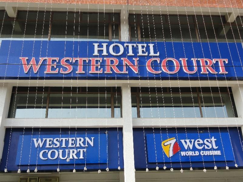 Western Court Chandīgarh Esterno foto