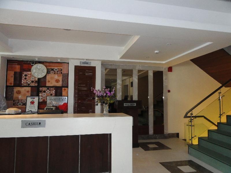 Western Court Chandīgarh Esterno foto