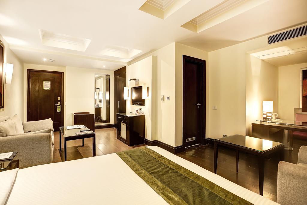 Western Court Chandīgarh Esterno foto
